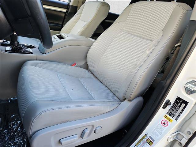 Used 2019 Toyota Highlander Plus FWD image 15