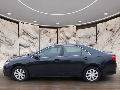 Used 2013 Toyota Camry LE image 8