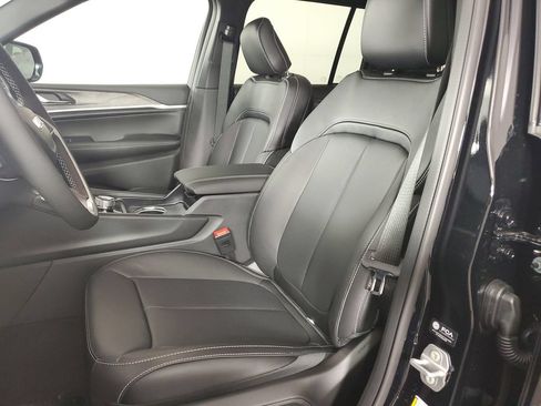New 2026 Jeep Grand Cherokee Limited AWD/4WD image 12