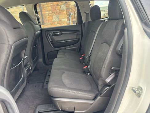 Used 2012 Chevrolet Traverse LT image 17