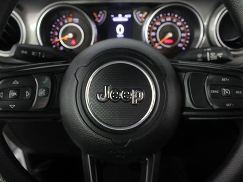 Used 2023 Jeep Gladiator Sport image 12