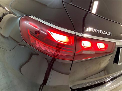 Used 2025 Mercedes-Benz Maybach GLS 600 4MATIC image 28