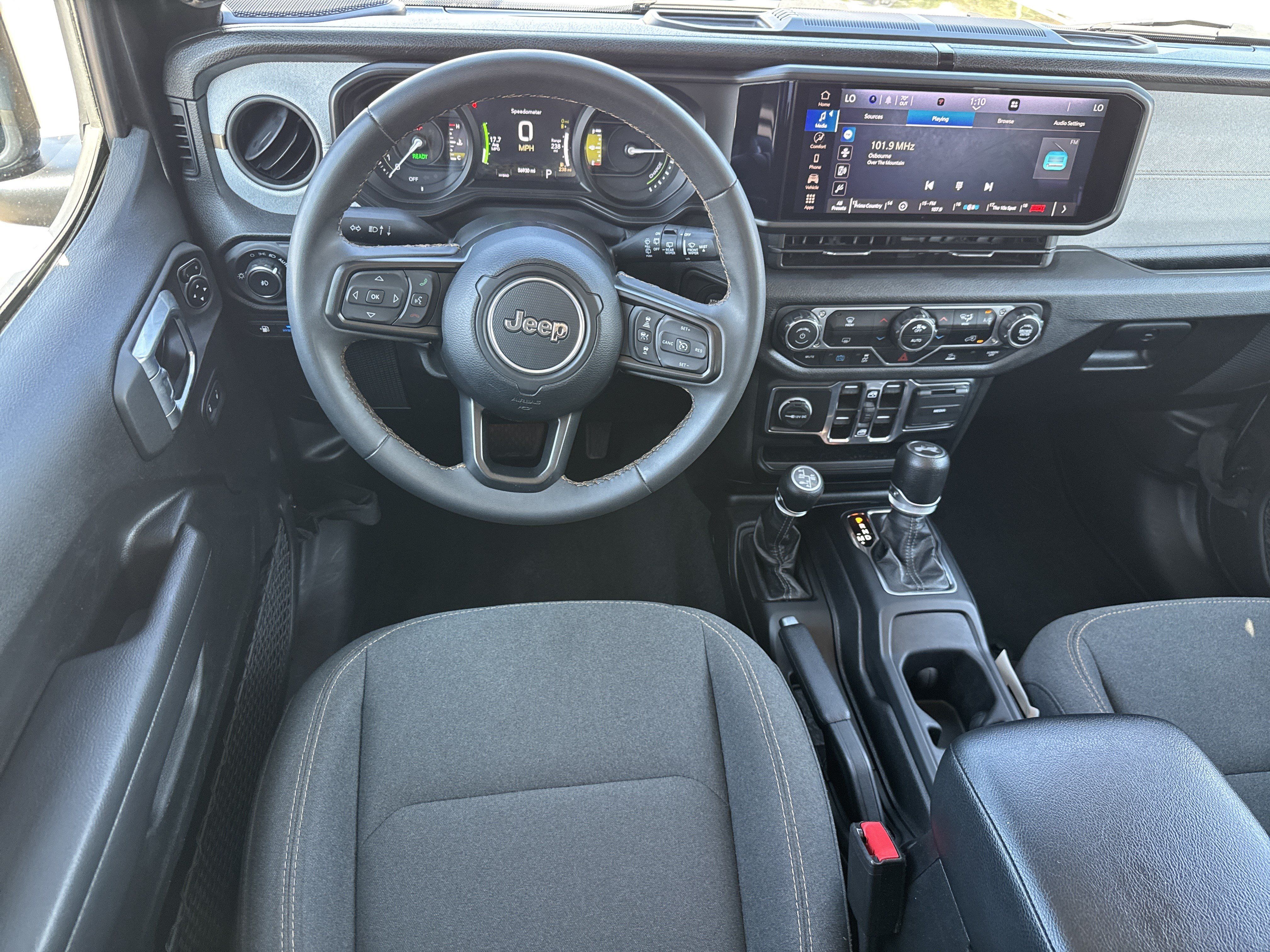 Used 2024 Jeep Wrangler Unlimited AWD/4WD image 7