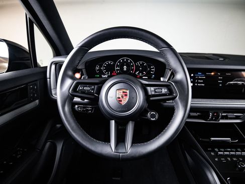 Certified 2026 Porsche Cayenne AWD/4WD image 26