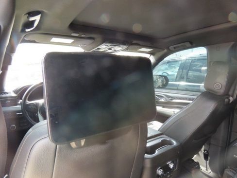 Used 2024 GMC Yukon Denali w/ Advanced Technology Package RWD image 17