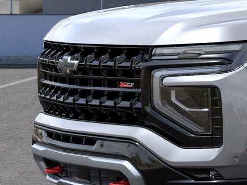 New 2026 Chevrolet Suburban Z71 image 13