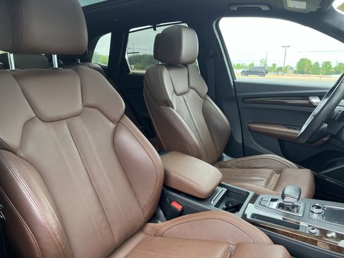 Used 2019 Audi Q5 2.0T Premium Plus w/ Premium Plus Package AWD/4WD image 35