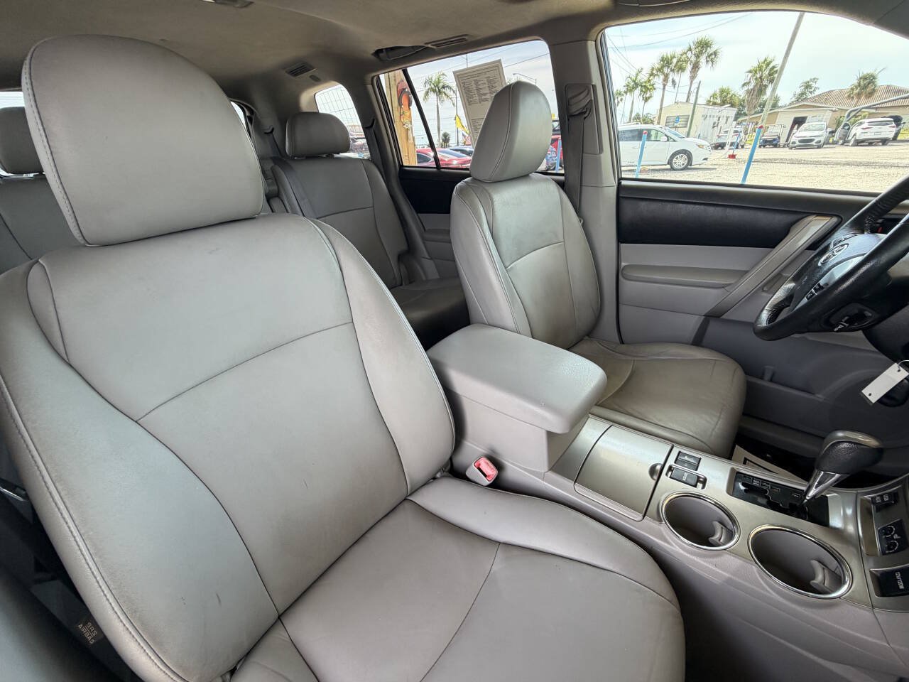 Used 2012 Toyota Highlander SE AWD/4WD image 25