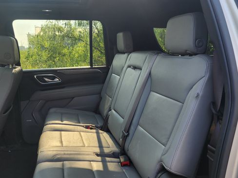Used 2024 Chevrolet Suburban LT w/ Luxury Package AWD/4WD image 11