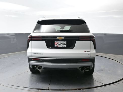 Used 2024 Chevrolet Traverse LT FWD image 12