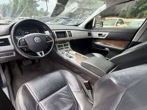 Used 2013 Jaguar XF RWD image 53