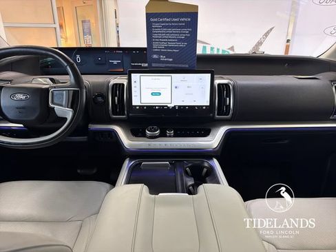 Certified 2025 Ford Expedition Platinum AWD/4WD image 22