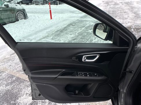 Used 2022 Jeep Compass Trailhawk w/ Trailhawk Convenience Group image 12