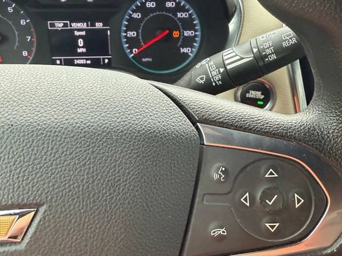 Used 2023 Chevrolet Traverse LS FWD image 19