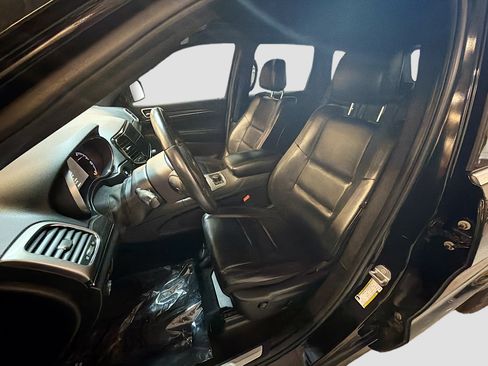 Used 2019 Jeep Grand Cherokee Limited image 13