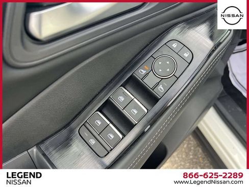 Used 2023 Nissan Rogue SL AWD/4WD image 18