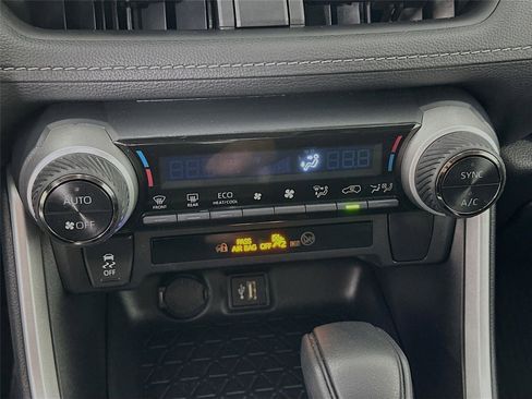 Certified 2025 Toyota RAV4 XLE AWD/4WD image 9
