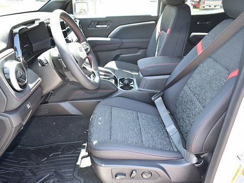 New 2025 Chevrolet Colorado Z71 w/ Technology Package AWD/4WD image 7