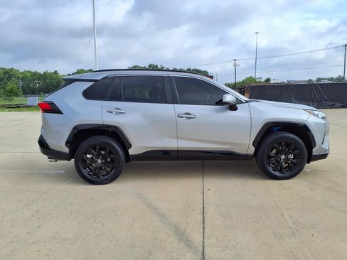 Certified 2022 Toyota RAV4 SE AWD/4WD image 5