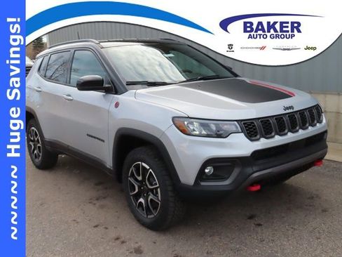 New 2026 Jeep Compass Trailhawk w/ Trailer Tow Group AWD/4WD image 1