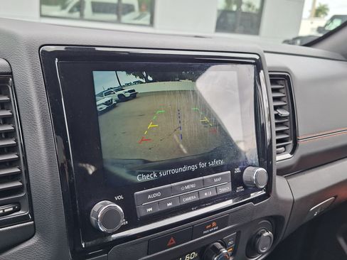 Used 2023 Nissan Frontier PRO-4X w/ Technology Package AWD/4WD image 13