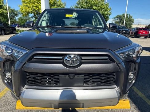 Used 2023 Toyota 4Runner TRD Off-Road Premium w/ Off Road Premium Plus Package AWD/4WD image 10