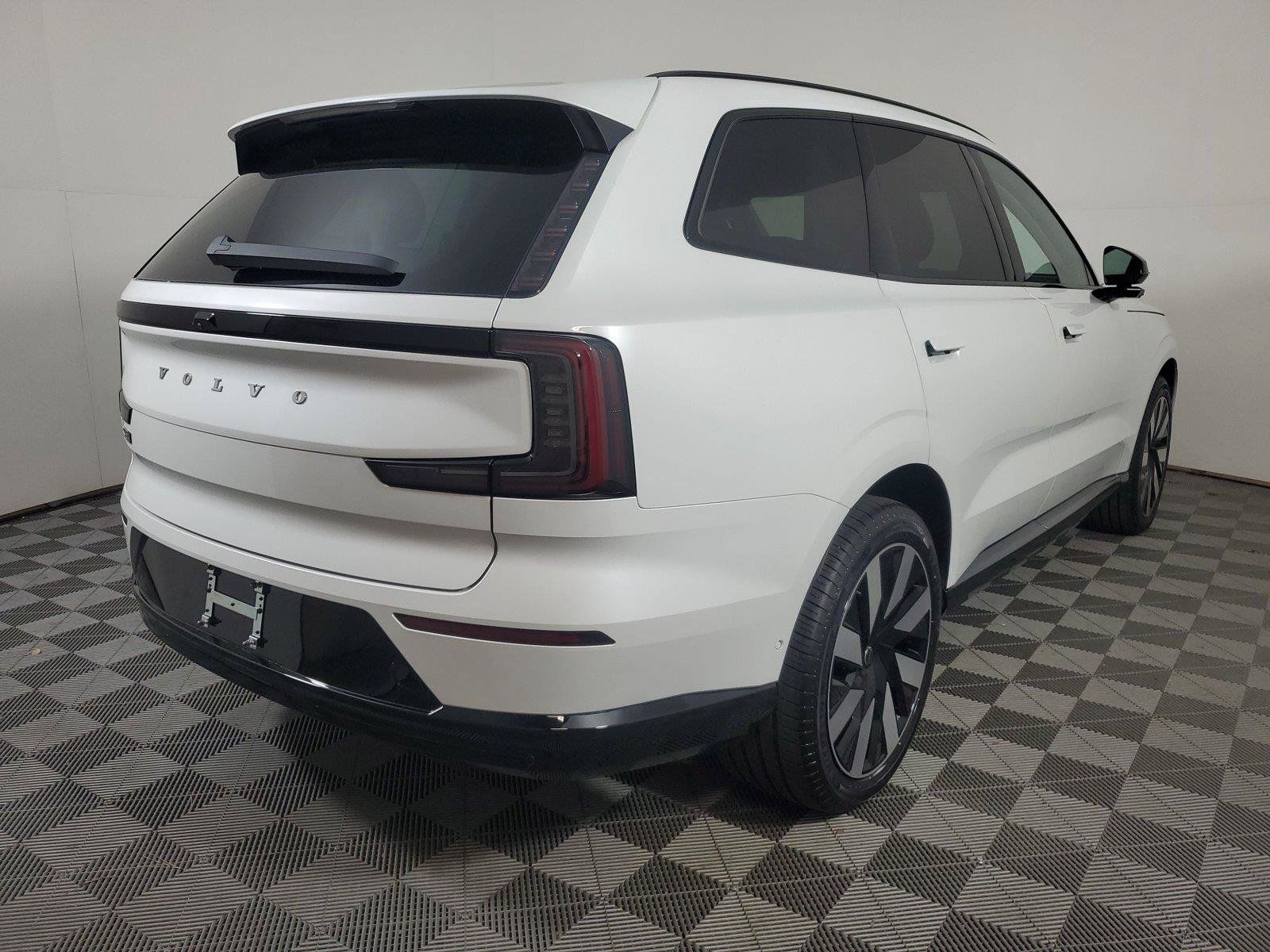 Used 2025 Volvo EX90 Plus AWD/4WD image 6