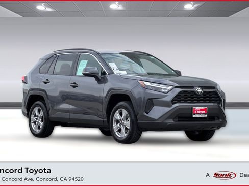 Used 2025 Toyota RAV4 XLE image 1