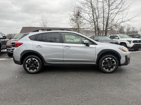 Used 2021 Subaru Crosstrek 2.0i Premium image 11