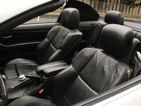 Used 2008 BMW M3 Convertible RWD image 17