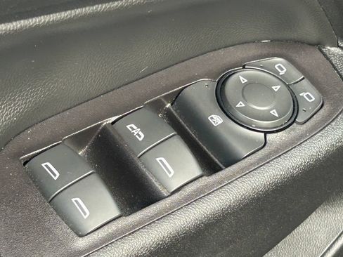 Used 2020 Chevrolet Equinox LT FWD image 27