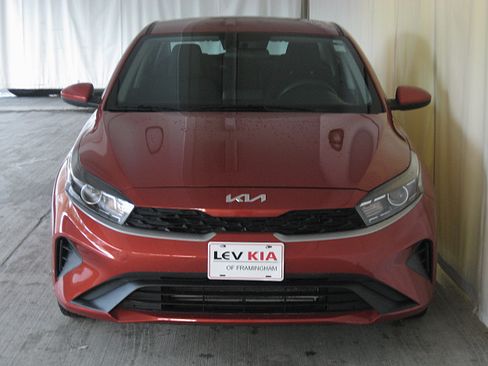 Used 2023 Kia Forte LXS image 3