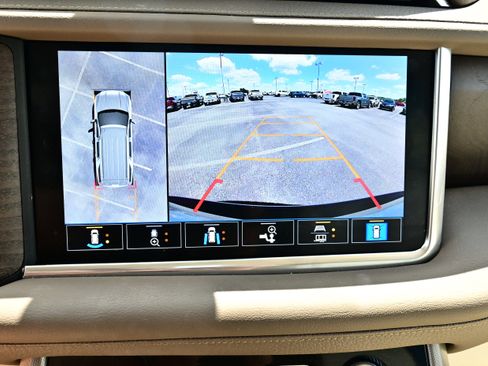 Used 2021 GMC Yukon Denali w/ Denali Premium Package AWD/4WD image 32