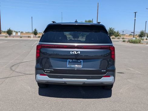 Certified 2026 Kia Carnival EX FWD image 4