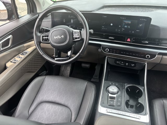 Used 2026 Kia Carnival LXS FWD image 14