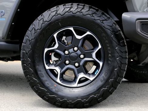 Used 2023 Jeep Wrangler Unlimited Rubicon 4xe w/ Cold Weather Group AWD/4WD image 2