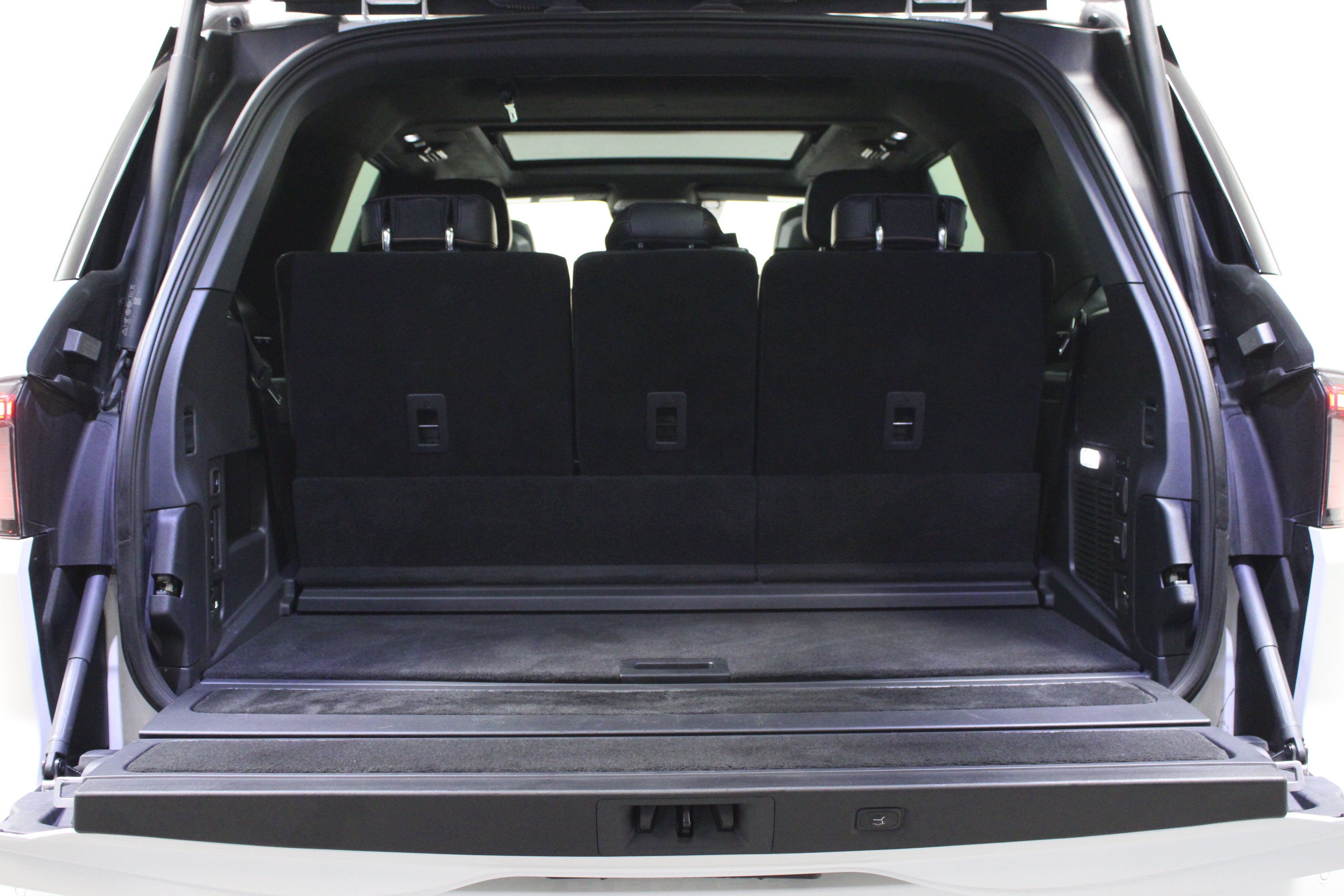 Used 2025 Lincoln Navigator Black Label AWD/4WD image 16