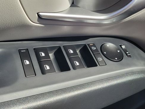 Certified 2025 Hyundai Tucson SE image 15