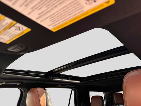 Used 2019 Lincoln Navigator Reserve AWD/4WD image 18