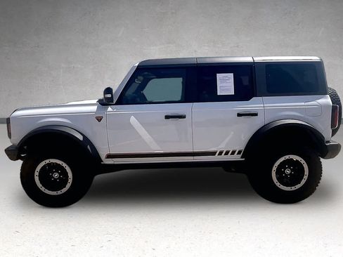 Used 2023 Ford Bronco Badlands AWD/4WD image 3