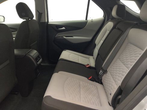 Used 2021 Chevrolet Equinox LS image 18