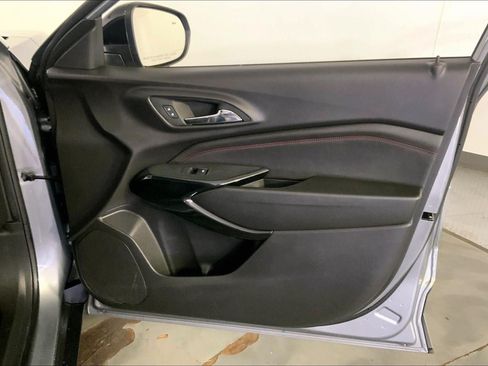 Used 2024 Chevrolet Trax RS w/ Driver Confidence Package FWD image 26