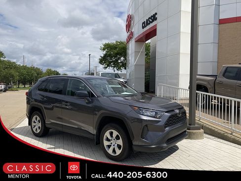 Used 2022 Toyota RAV4 LE FWD image 1