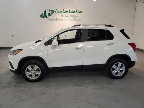 Used 2017 Chevrolet Trax LT w/ LT Convenience Package AWD/4WD image 3
