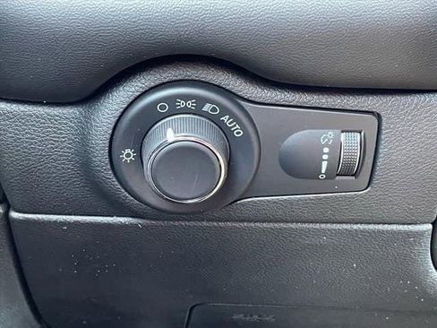 Used 2024 Dodge Durango GT image 23