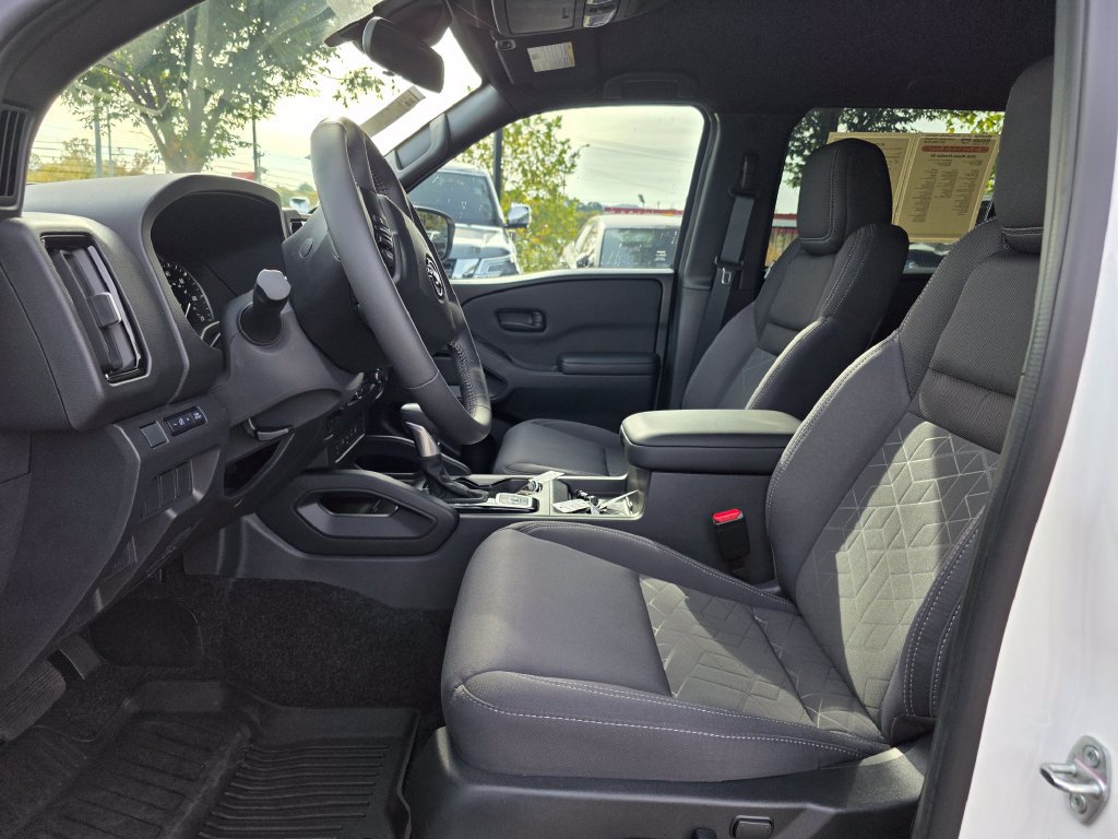 Used 2026 Nissan Frontier SV w/ All-Weather Content Package AWD/4WD image 16