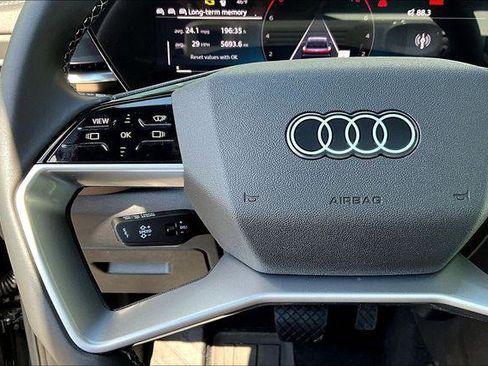 Used 2025 Audi Q5 Prestige AWD/4WD image 11