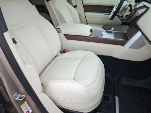 New 2026 Land Rover Range Rover Long Wheelbase SE AWD/4WD image 18