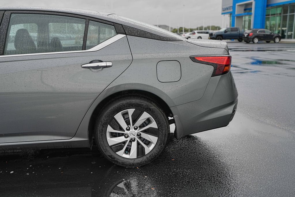 Used 2021 Nissan Altima 2.5 S FWD image 12