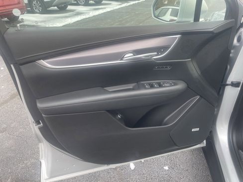 Used 2018 Cadillac XT5 Premium Luxury w/ Driver Assist Package image 11